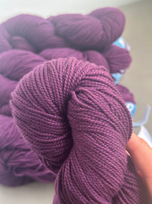 DESTASH - Cloudborn Highland Worsted Plum Heather - TEN skeins