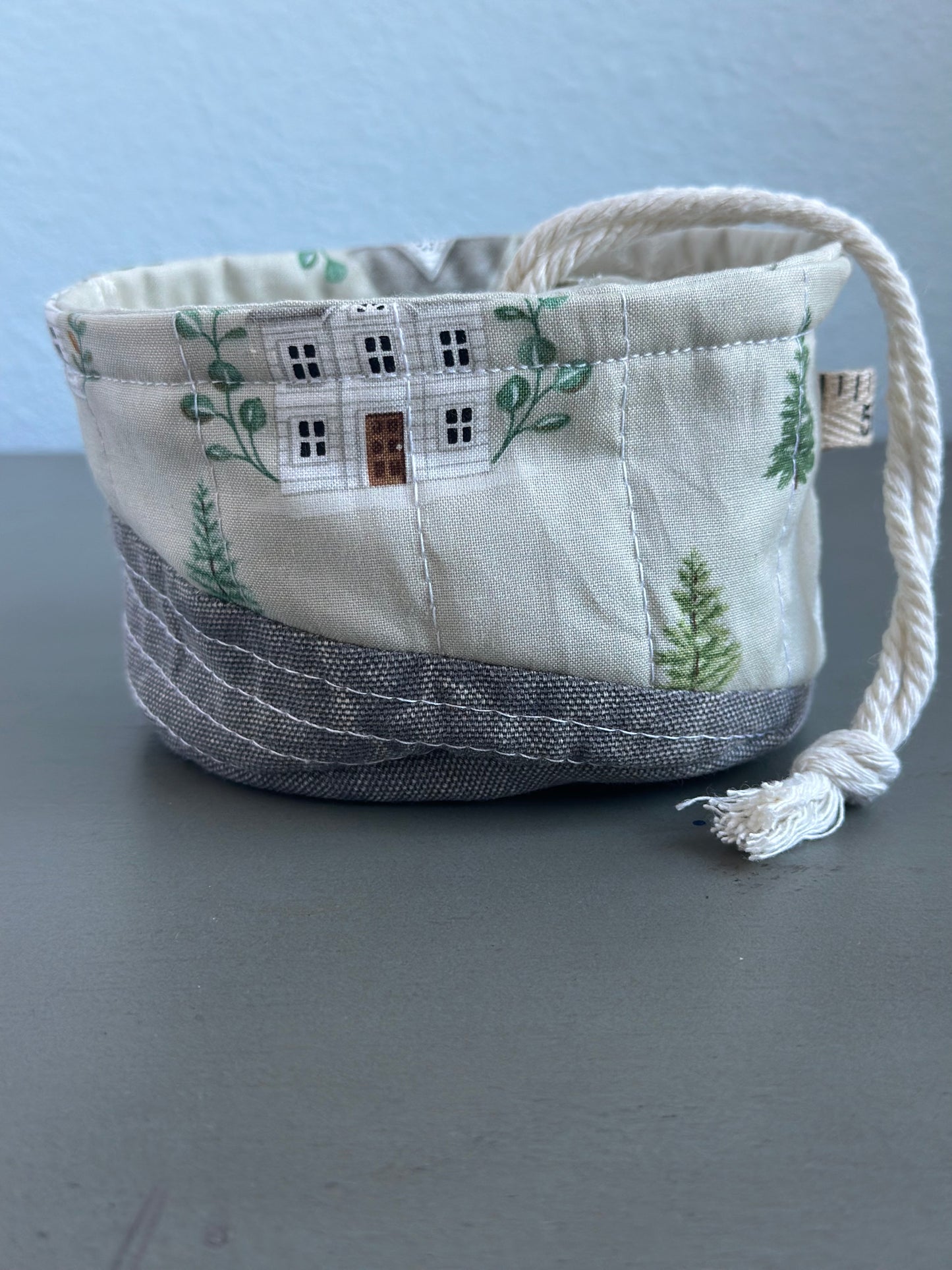 One-of-a-kind Center Pull 'Ball Sack'